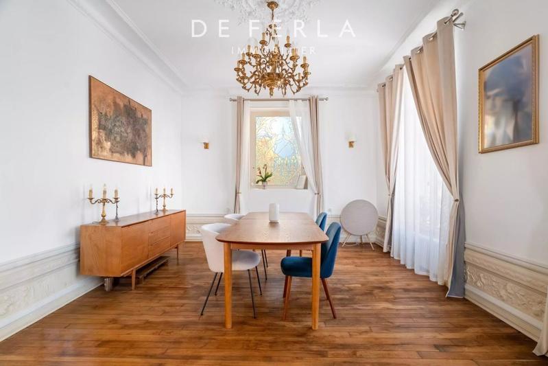 Château - 360 m² - 10 pièces