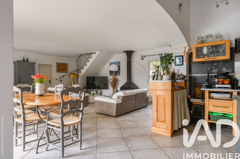 Maison - 210 m² - 7 pièces