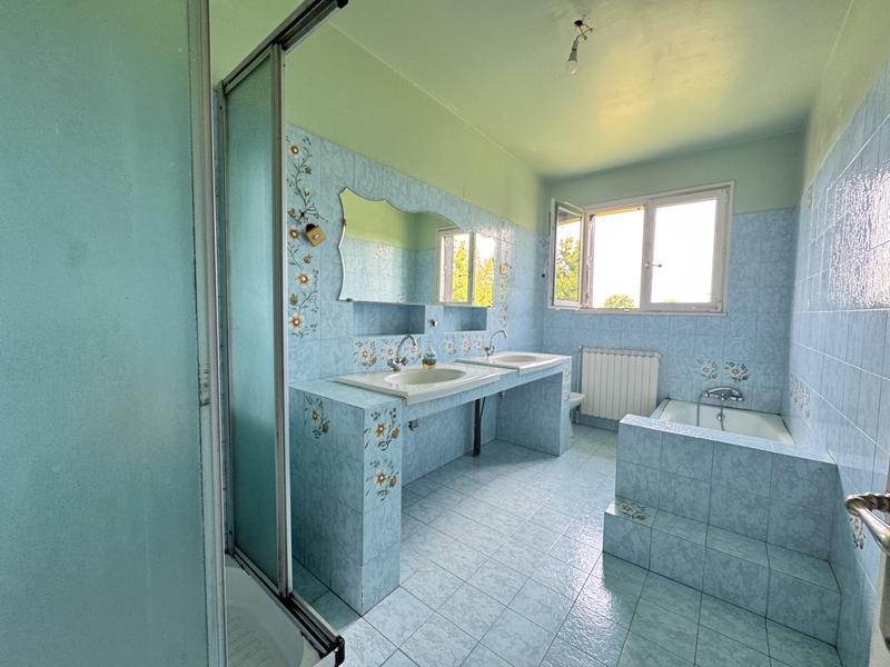 Maison traditionnelle - 147 m² - 5 pièces