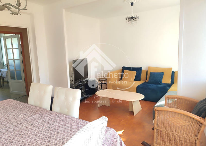 Appartement - 82 m² - 4 pièces