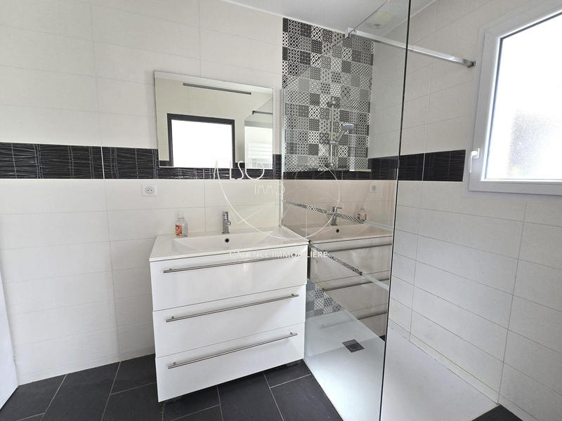 Maison - 94 m² - 4 pièces