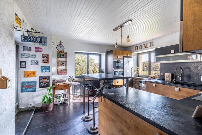 Maison - 200 m² - 7 pièces