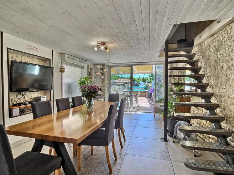 Maison - 162 m² - 6 pièces