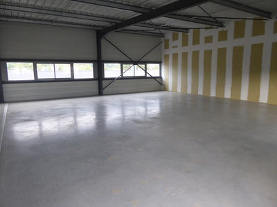 Local d'activité / Entrepôt - 125 m²