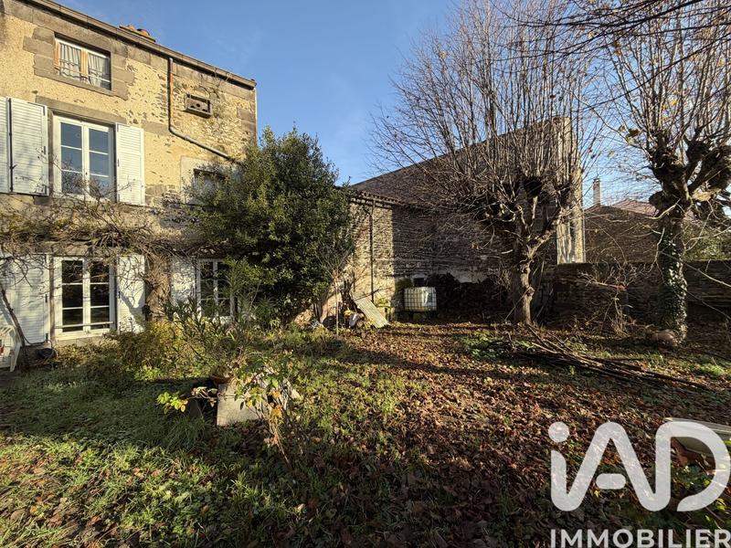 Maison - 220 m² - 10 pièces