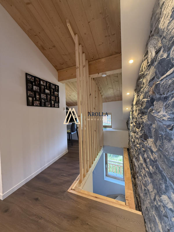 Châlet - 228 m² - 11 pièces