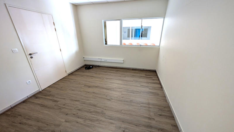 Local commercial - 45 m² - 2 pièces