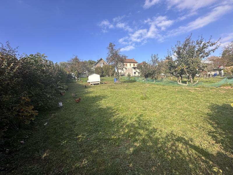 Terrain constructible - 1 000 m²