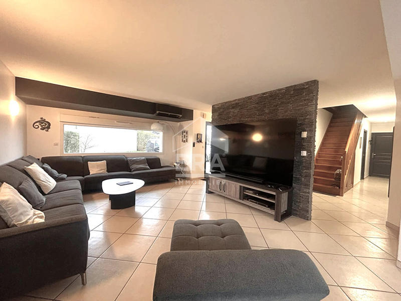 Maison - 165 m² - 6 pièces