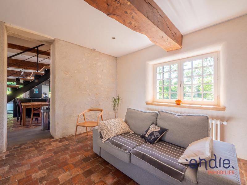 Maison - 450 m² - 16 pièces