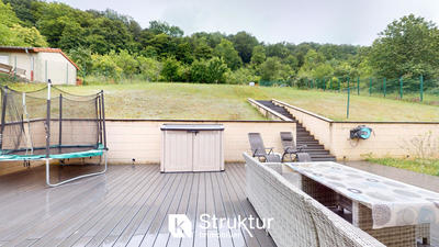 Maison - 247 m² - 7 pièces