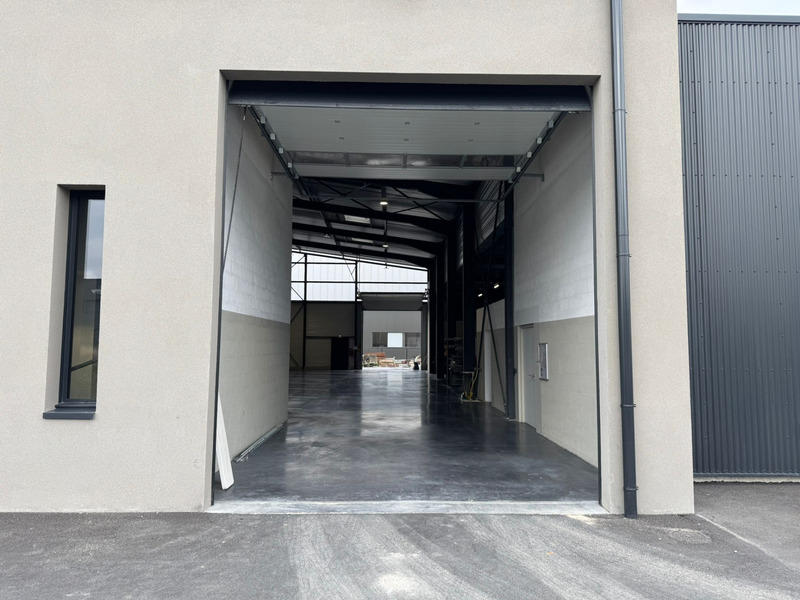 Entrepôt - 1 008 m² - 6 pièces