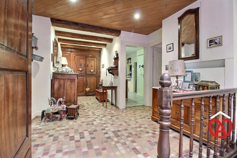 Appartement - 170 m² - 6 pièces