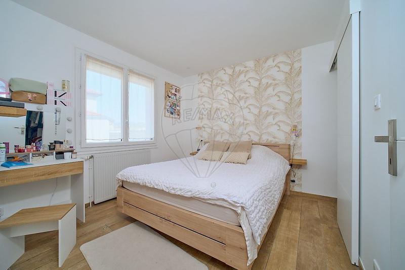 Maison - 180 m² - 6 pièces