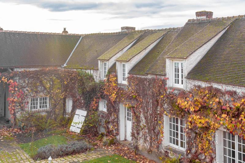 Maison - 353 m² - 9 pièces