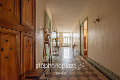 Demeure - 220 m² - 6 pièces