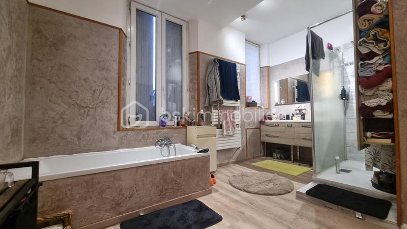 Corps de ferme - 175 m² - 11 pièces