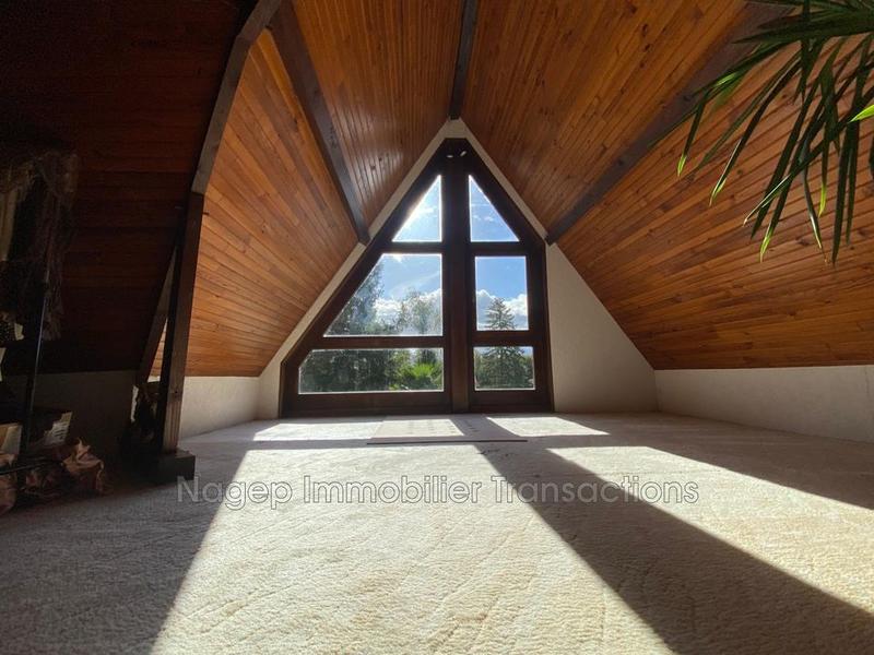 Maison - 259 m² - 8 pièces