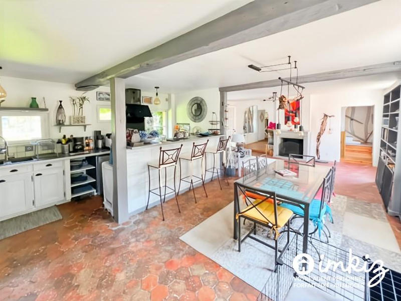 Maison - 200 m² - 8 pièces