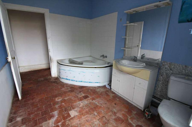 Maison - 310 m² - 14 pièces