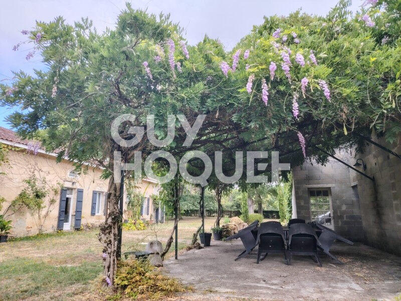 Maison - 280 m² - 6 pièces