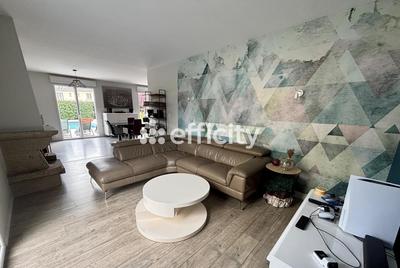 Maison - 170 m² - 7 pièces