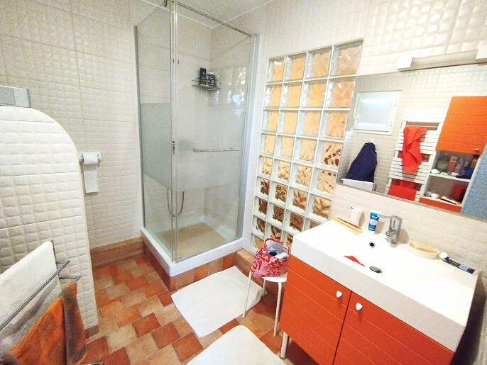 Maison - 242 m² - 7 pièces