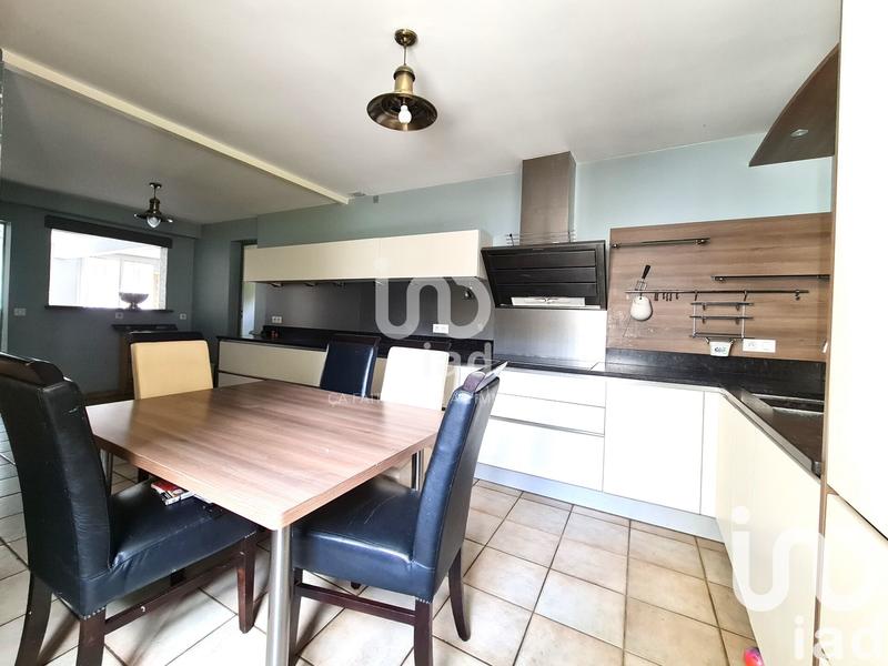 Maison - 215 m² - 8 pièces