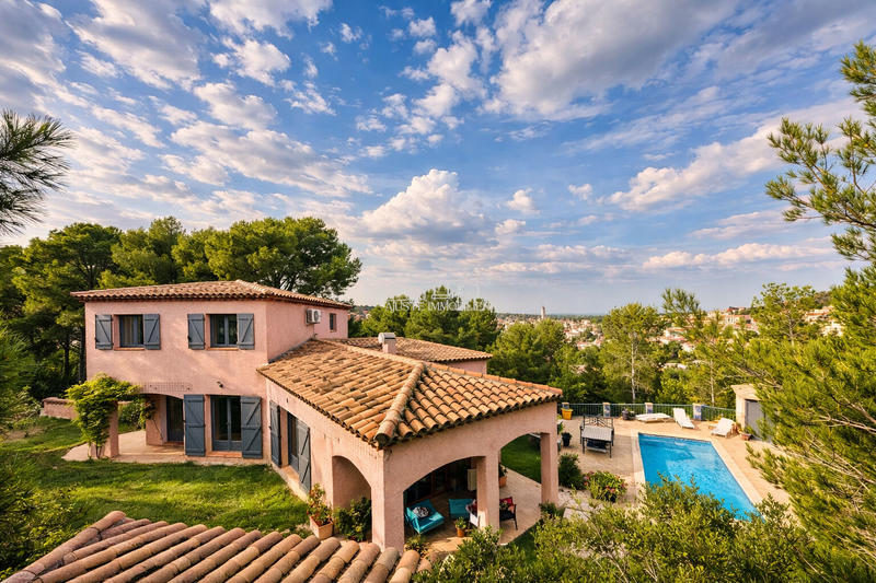 Maison - 165 m² - 5 pièces