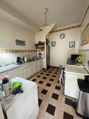 Maison - 415 m² - 9 pièces