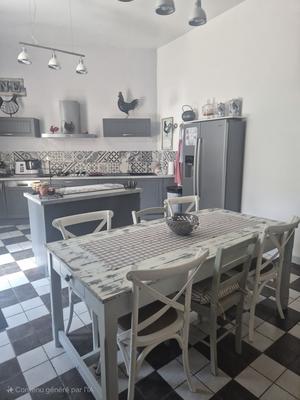 Maison - 219 m² - 8 pièces