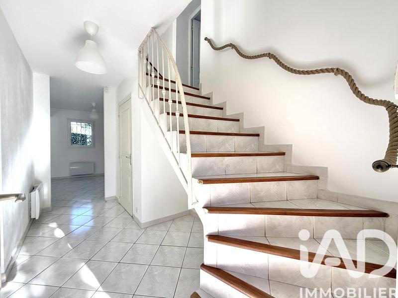 Maison - 122 m² - 5 pièces