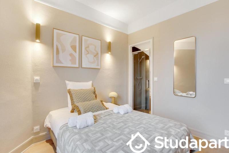 Chambre - 11 m² - 1 pièce