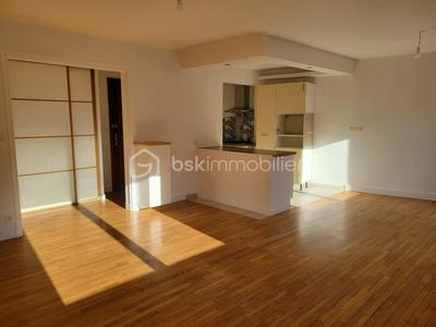 Appartement - 99 m² - 4 pièces
