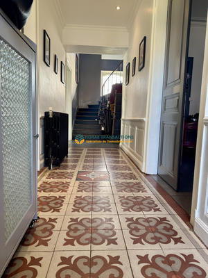 Maison - 273 m² - 13 pièces