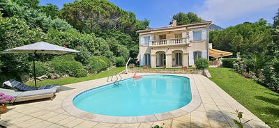 Villa - 223 m² - 6 pièces