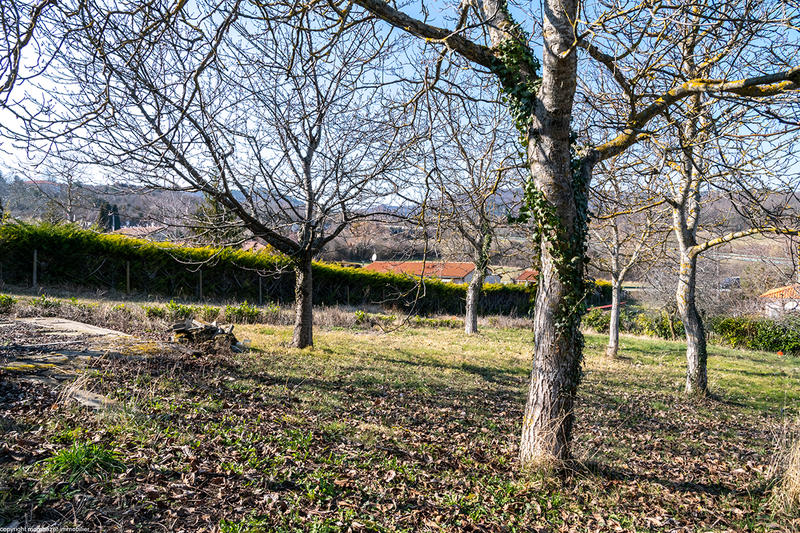 Terrain constructible - 815 m²