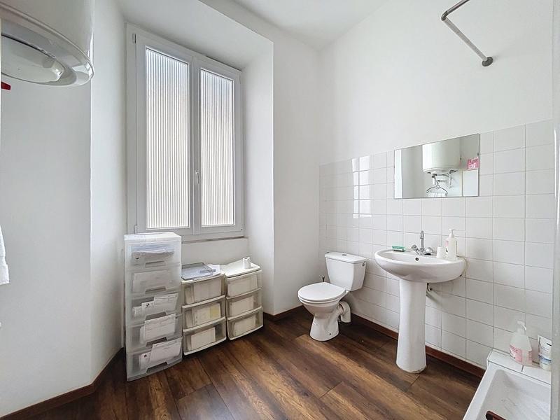 Local d'activités - 91 m²