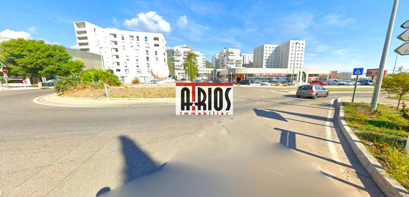 Local commercial - 1 720 m²