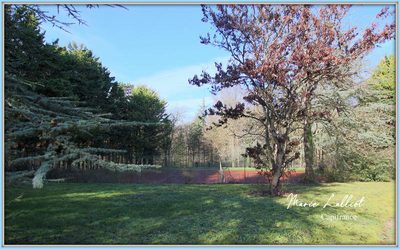 Maison - 343 m² - 12 pièces