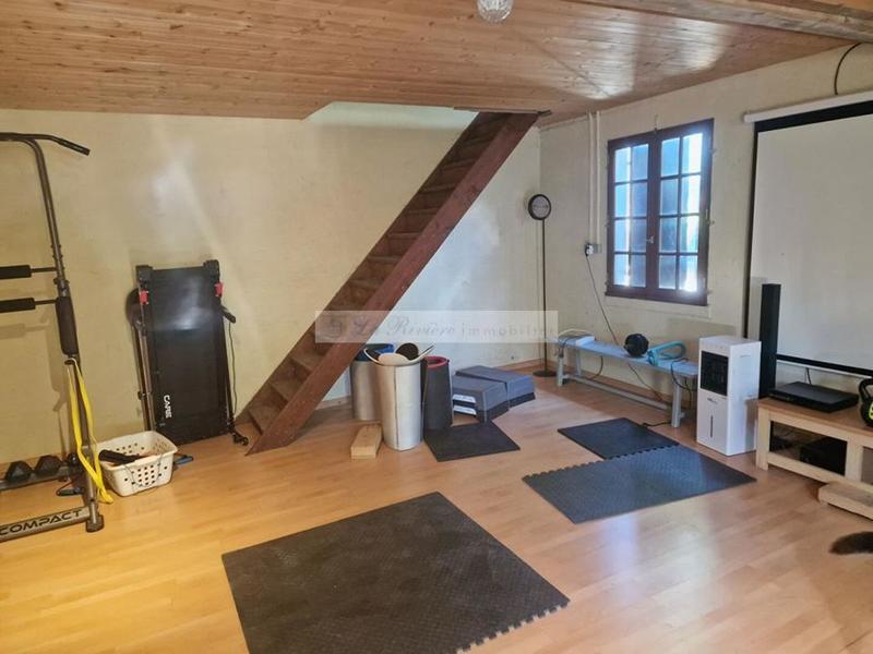 Maison - 208 m² - 9 pièces