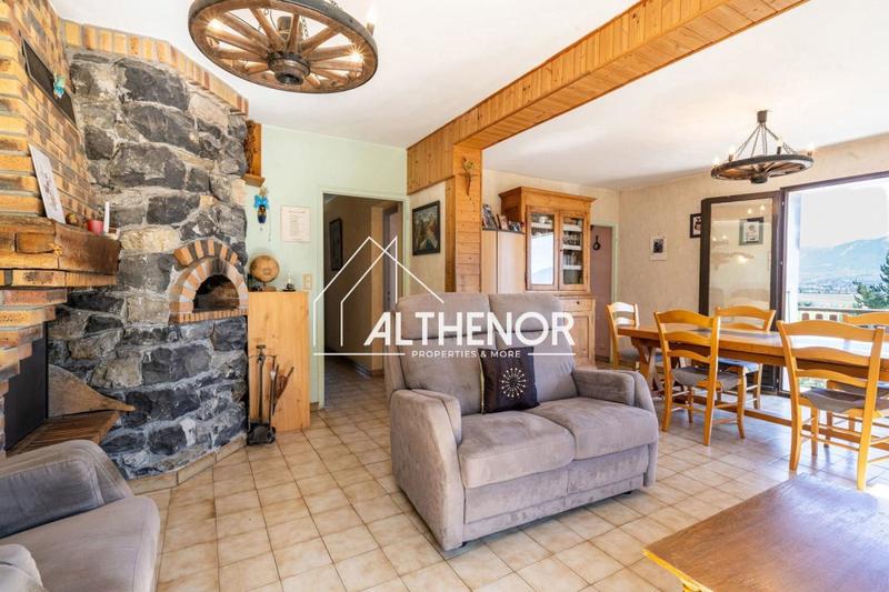 Propriété - 108 m² - 5 pièces