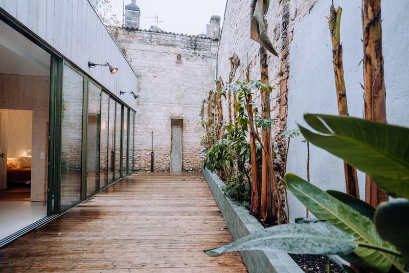 Loft - 168 m² - 5 pièces