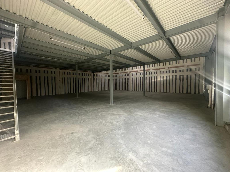 Local d'activité / Entrepôt - 511 m²
