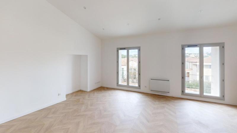 Appartement - 105 m² - 5 pièces