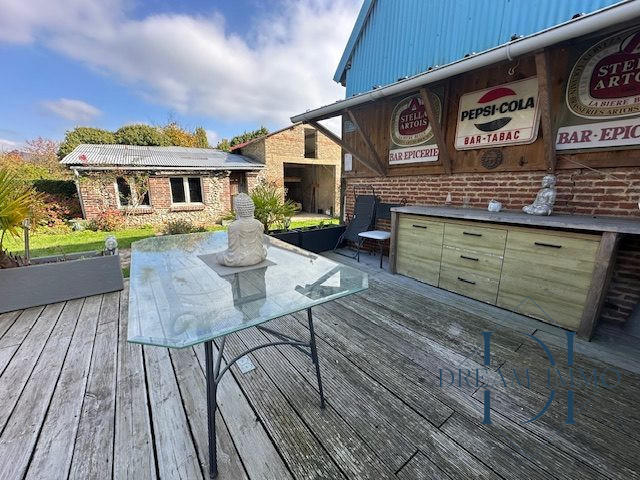 Maison - 216 m² - 7 pièces