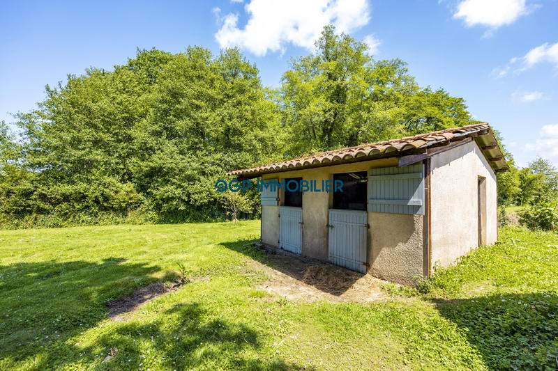 Maison - 214 m² - 6 pièces