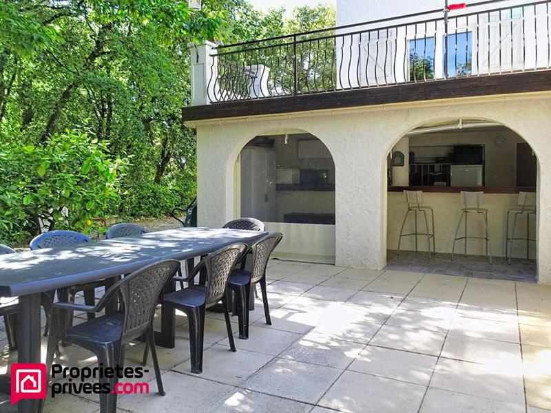 Villa - 213 m² - 6 pièces