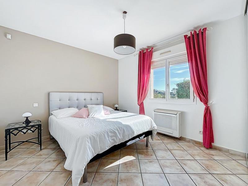 Villa - 182 m² - 5 pièces