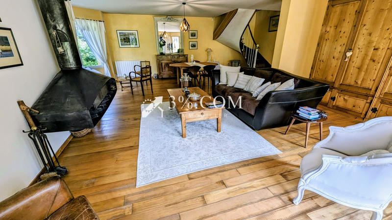 Maison - 196 m² - 7 pièces